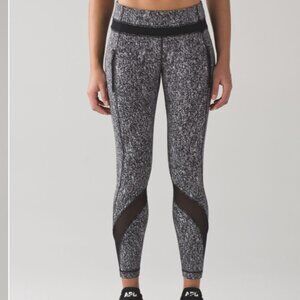 Lululemon Inspire Tight II LeggingsPower Luxtreme Suited Jacquard Black White
